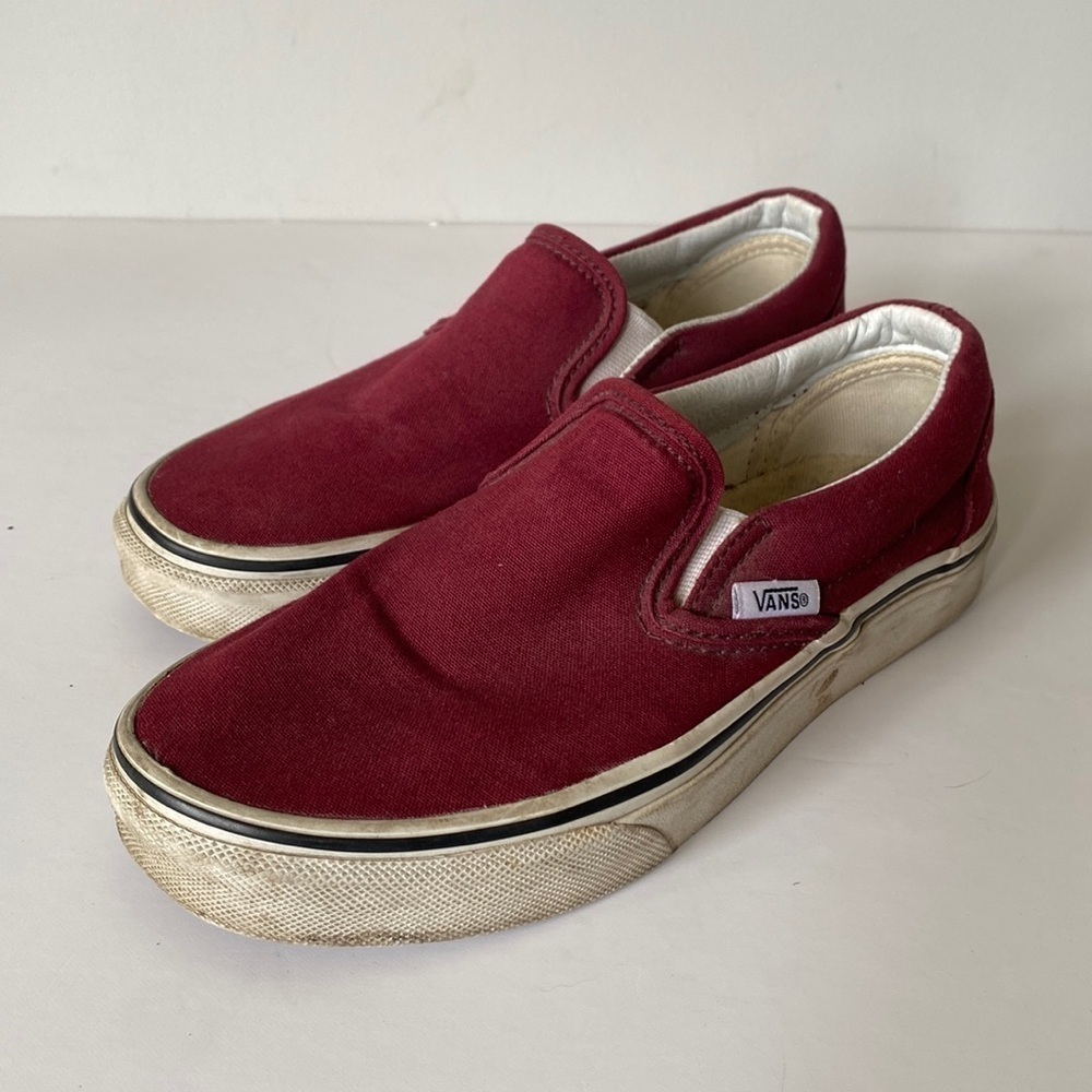 Vans off the wall slip on shoes